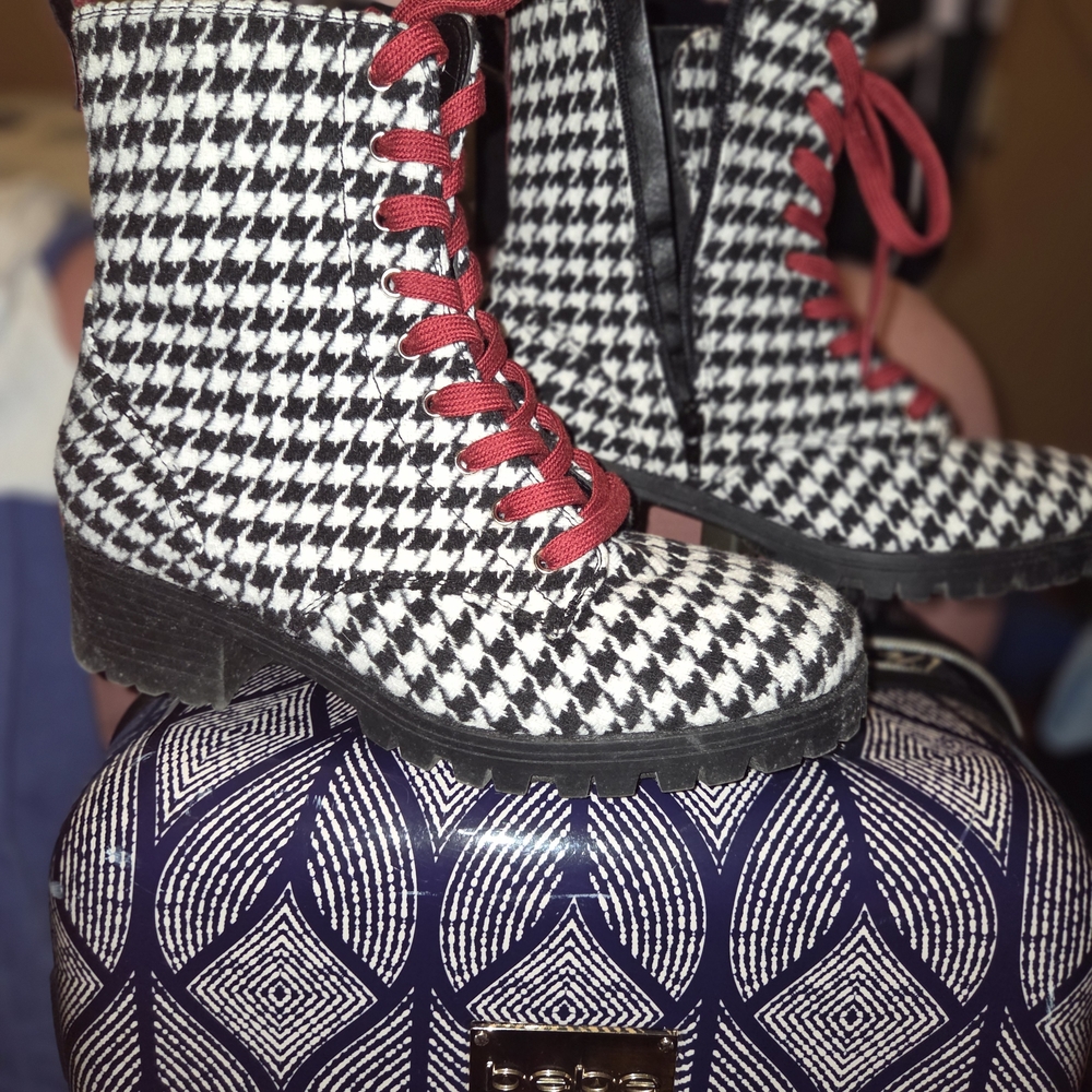 Stylish Houndstooth Ankle Boots with Red Laces
